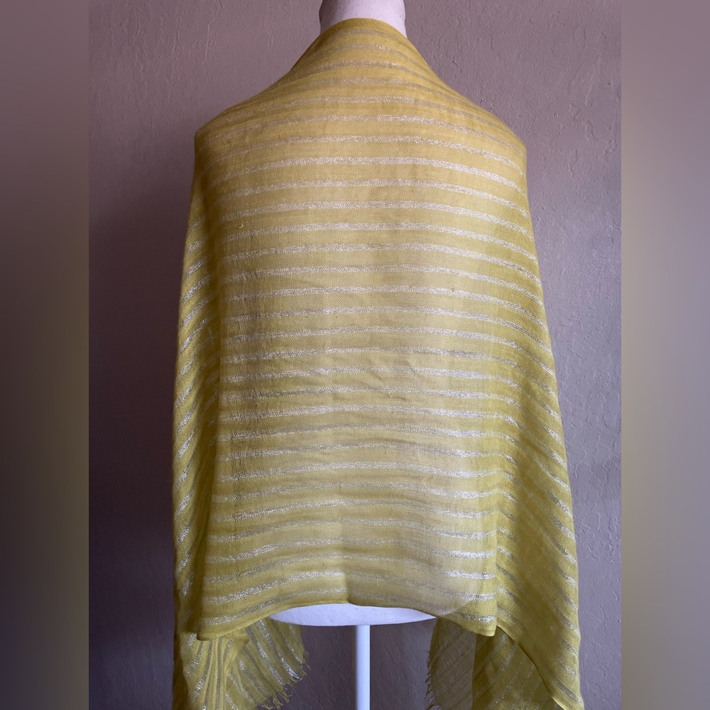 Banana Republic linen wrap - Picture 4 of 8